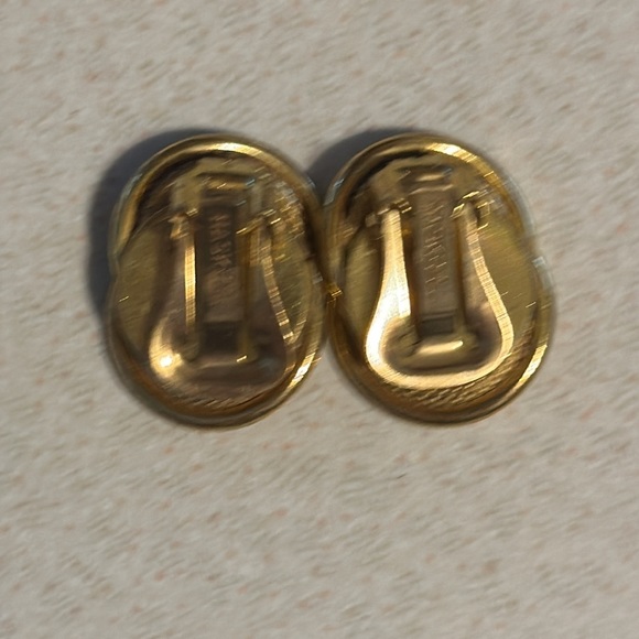 Miriam Haskell gold tone interlocking loop clip on earrings (699) - Picture 3 of 5